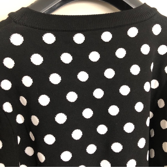Black and white polka dot knit top. - Picture 9 of 10